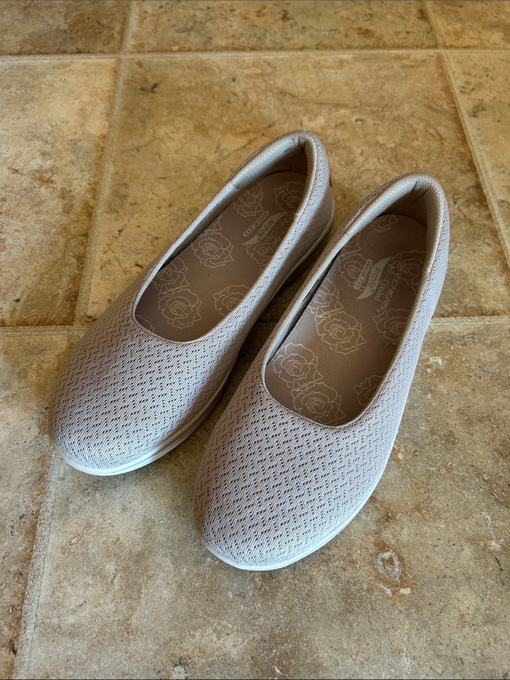 Skechers Slip-on Sneakers/Flats